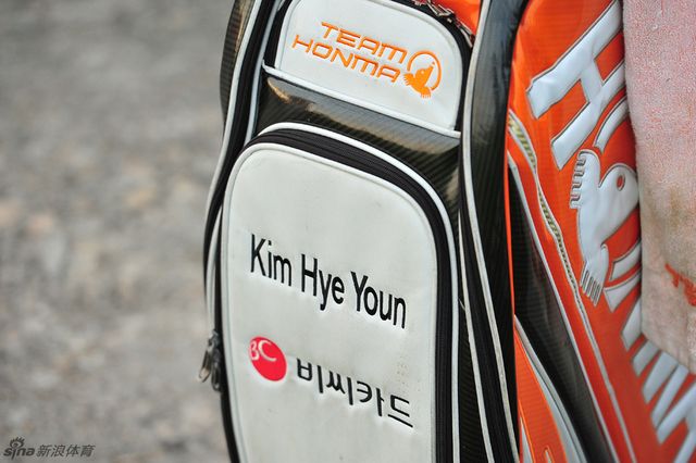 韩国球手的定制球包