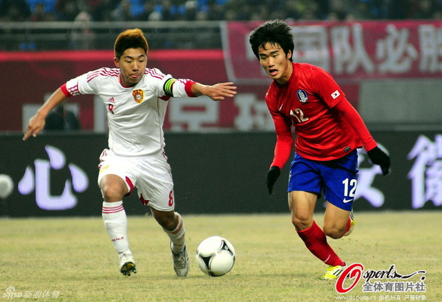 杨一虎逼抢韩国队员