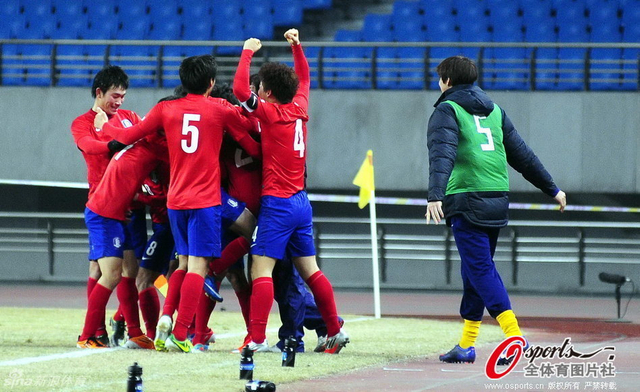 韩国队打入一球