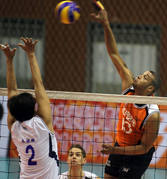 北京3比0辽宁  萨尔瓦多重扣