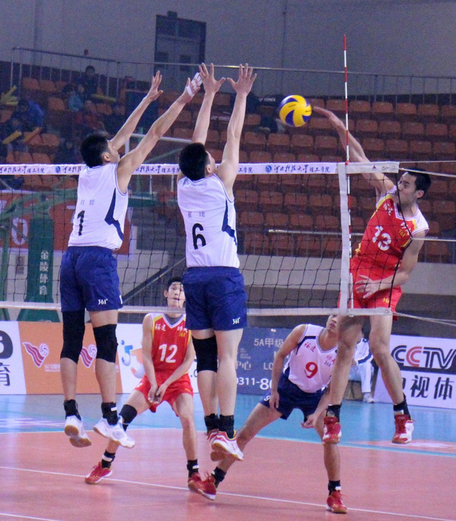 河北男排双人拦网