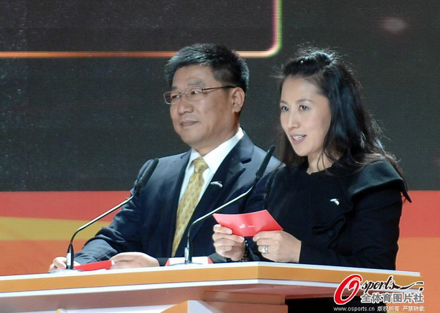 大杨杨宣布最佳女运动员提名名单