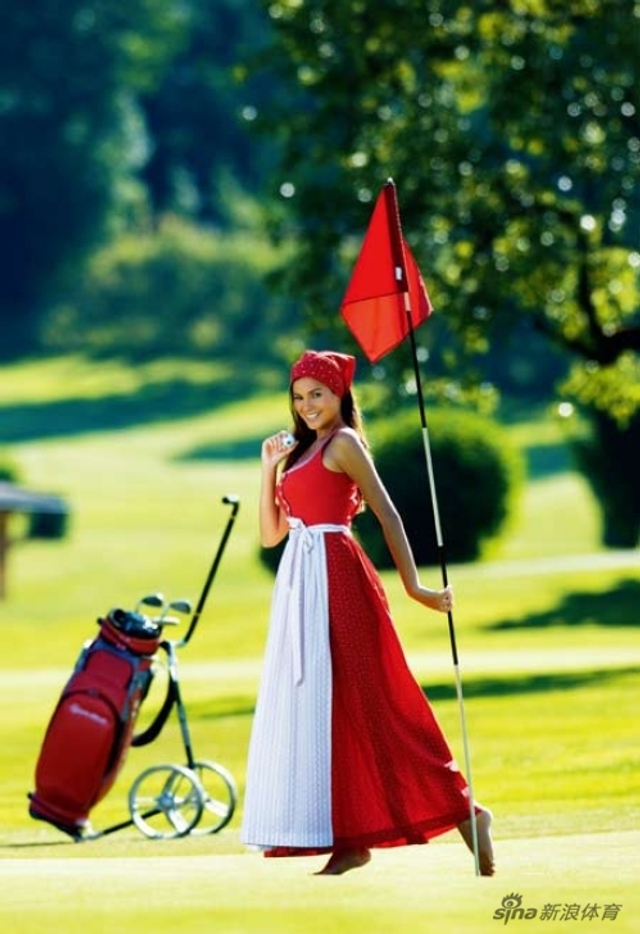 美女球童如影随形