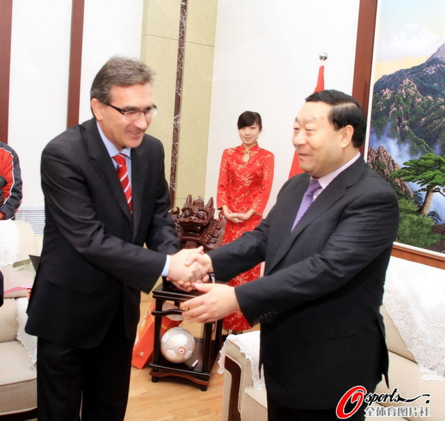 伊万获得鲁能集团高层的接见