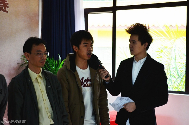 厦门队教练王鹭发言