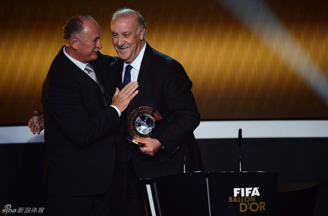 斯科拉里祝贺博斯克