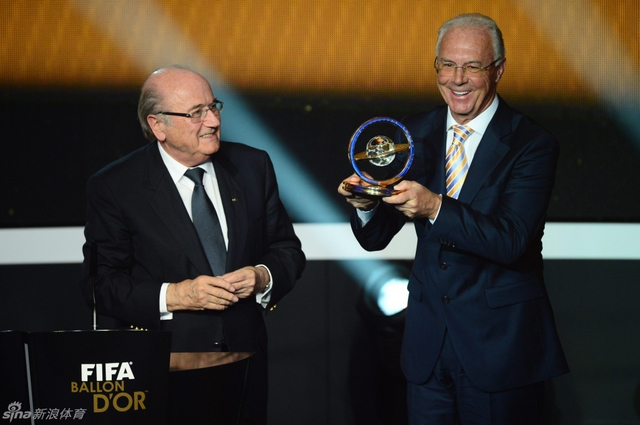 贝肯鲍尔荣获主席特别奖