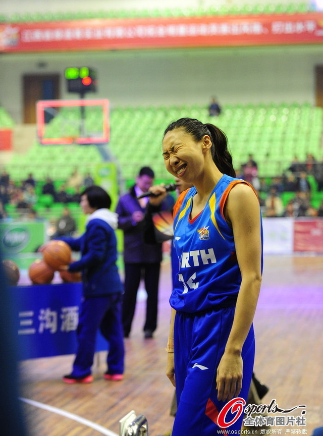 苗立杰失利紧皱双眉