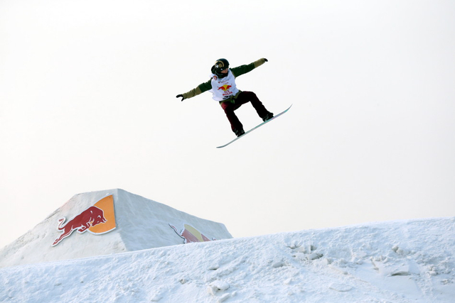 女子组冠军克里斯蒂娜-尼苏拉