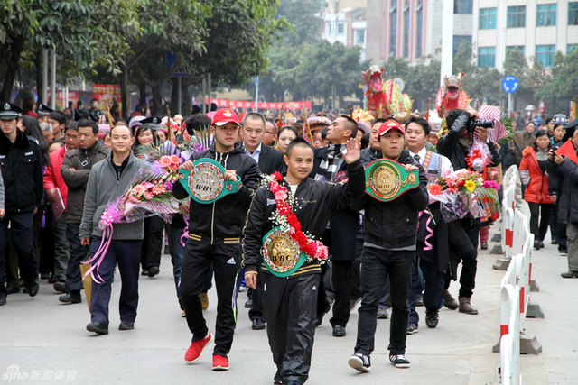 熊朝忠家乡游行