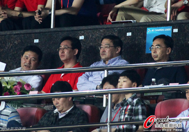 韦迪和许家印观战恒大亚冠战
