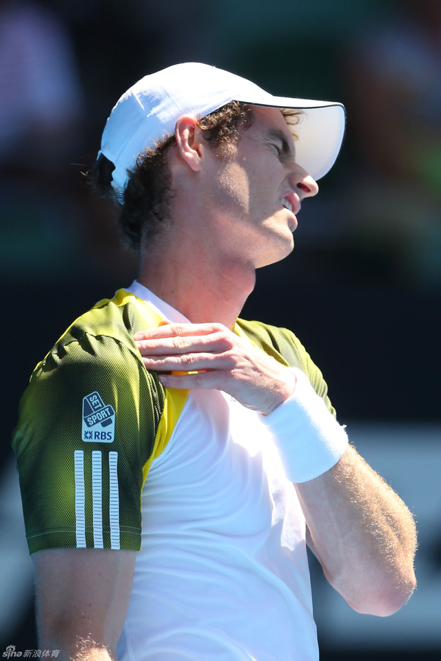 穆雷肩部感到不适