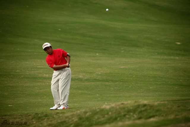 卢永泰果岭边切击