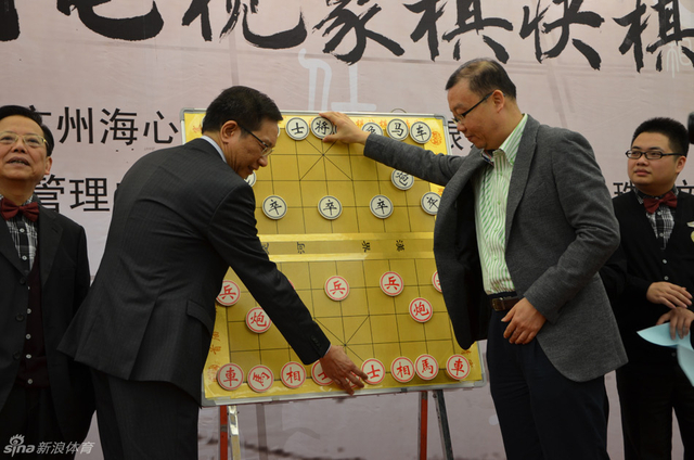 霍家樑同吴文革摆上将帅