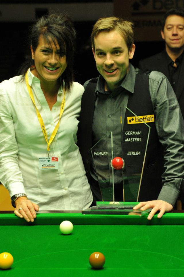 卡特和爱妻分享喜悦