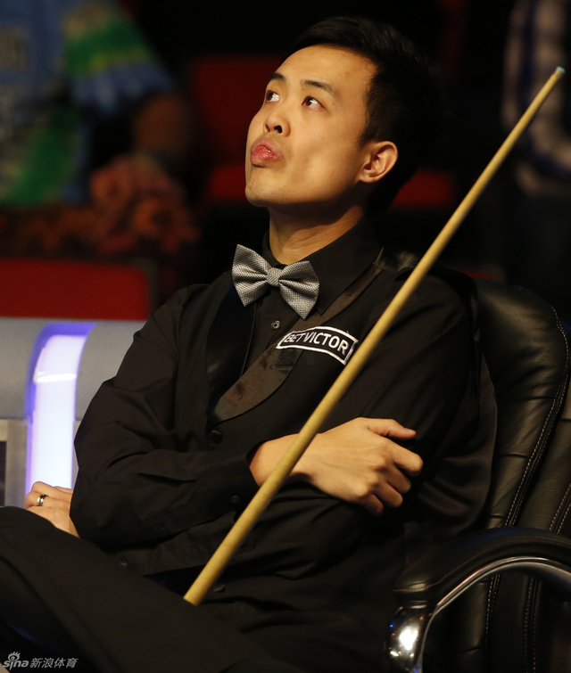 傅家俊一脸无奈