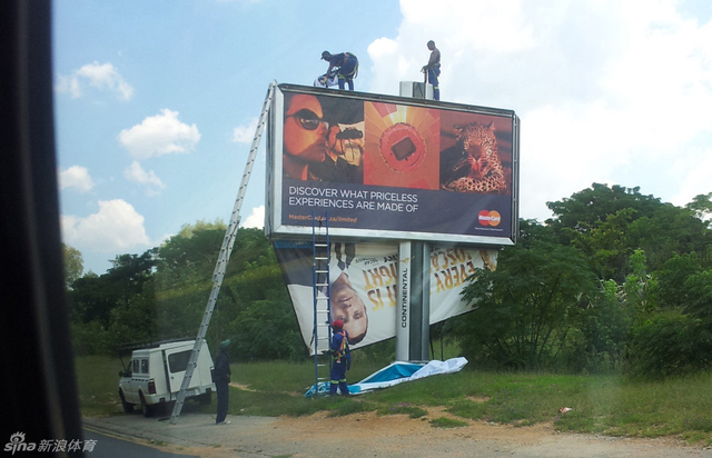 刀锋战士广告牌被撤下