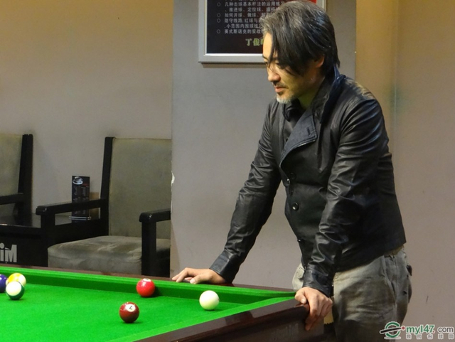 吴秀波望球思考