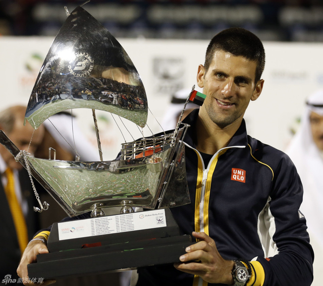 第四度捧起迪拜赛冠军奖杯