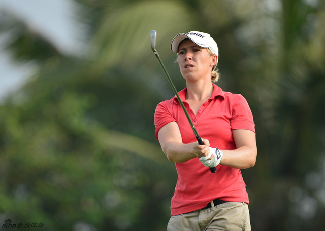 第一轮领先者索菲亚-沃克