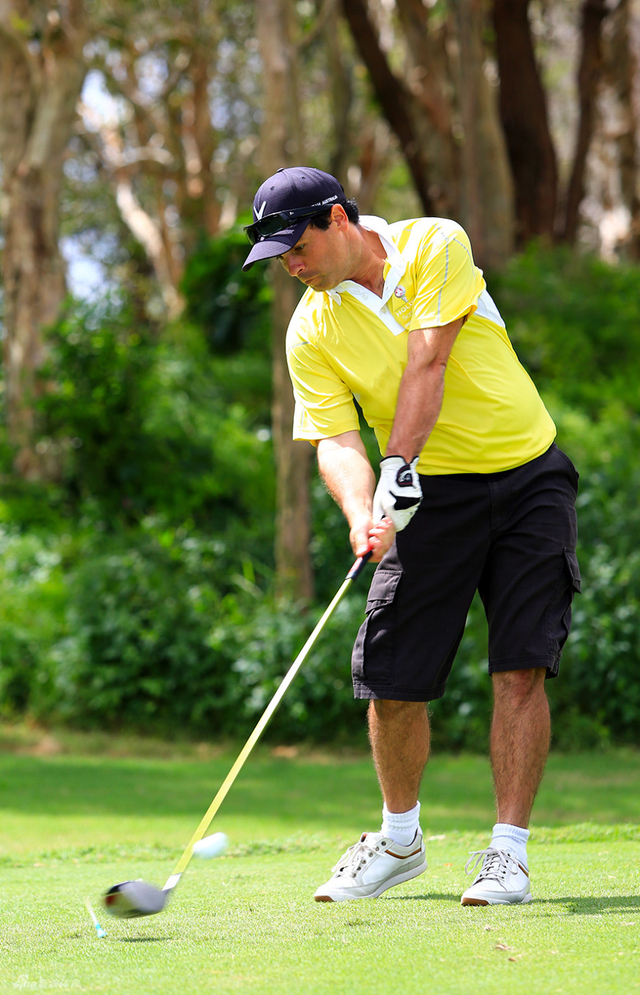 布莱德-罗伯兹击球瞬间