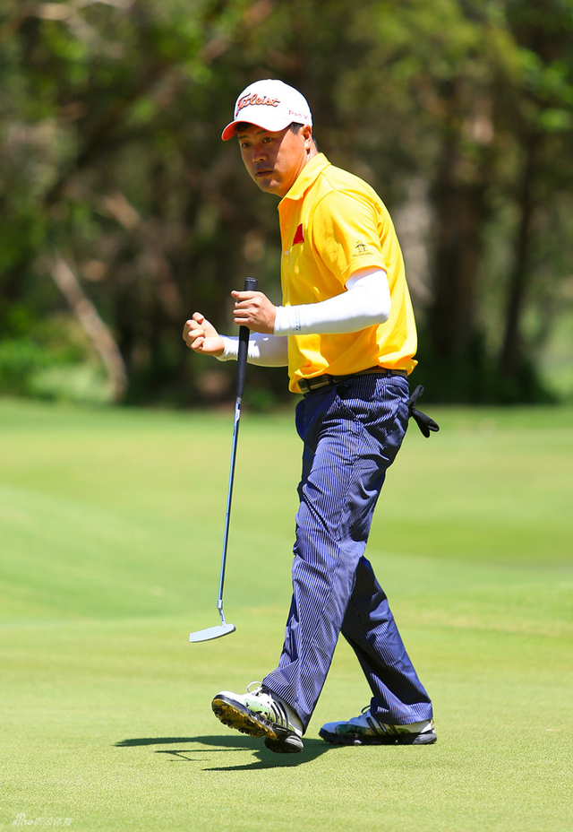 全明三握拳庆祝小鸟