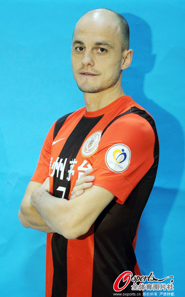 外援纳诺官方写真