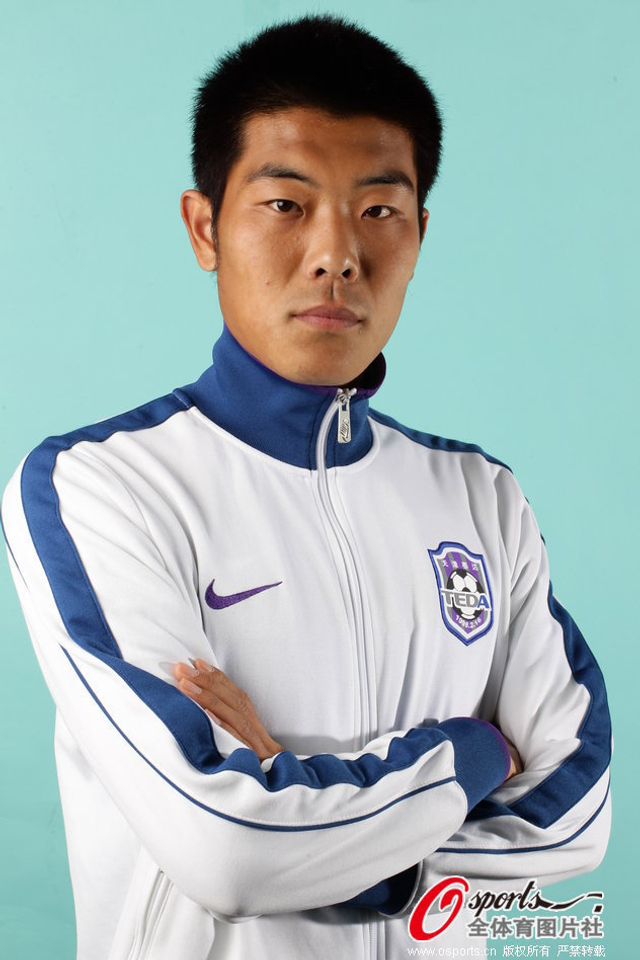 王冠伊官方写真