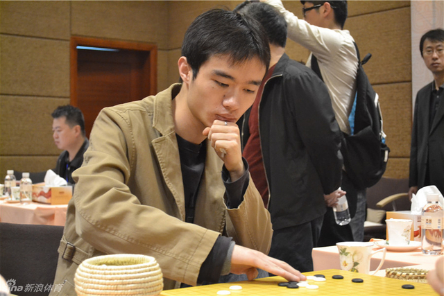 杨一落子挺有范儿