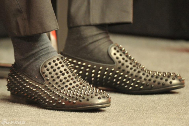 特鲁姆普钉子鞋上阵