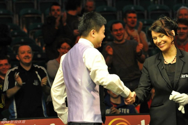 裁判塔布祝贺丁俊晖