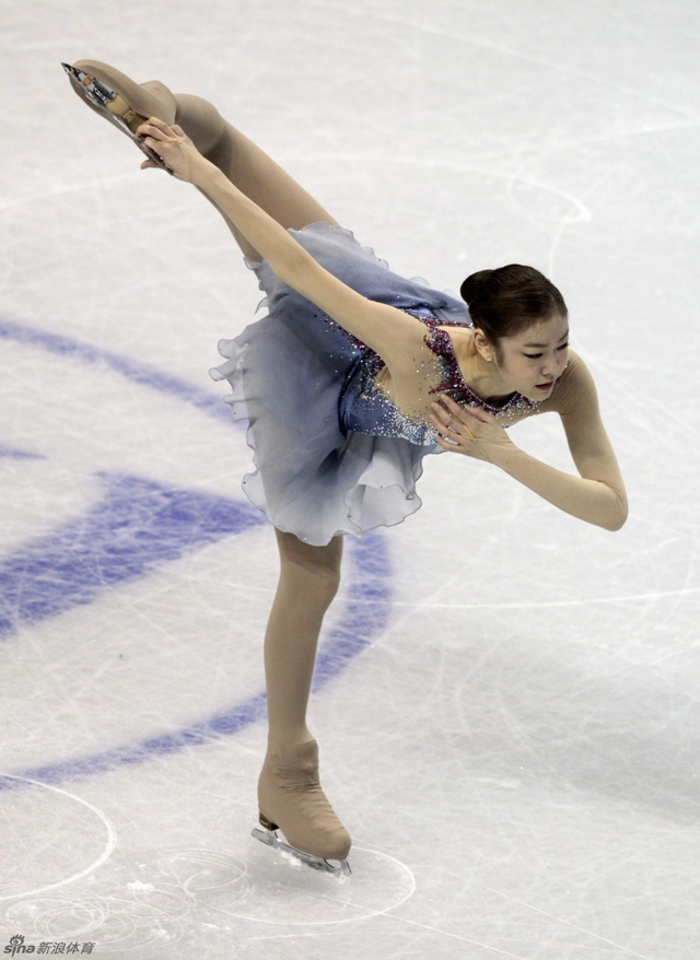 金妍儿暂时领跑