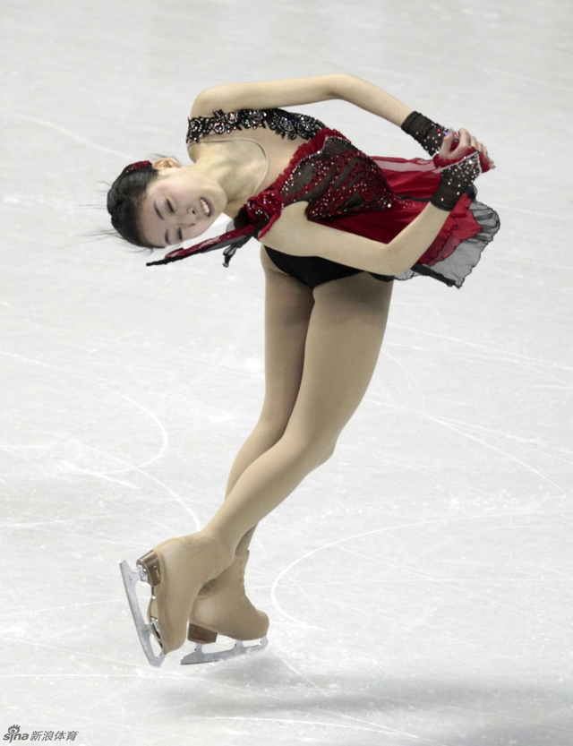 李子君红裙飘飘