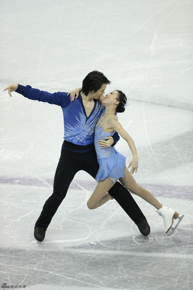 庞清佟健感动全场