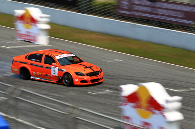 参赛车手在红牛飘移大赛中