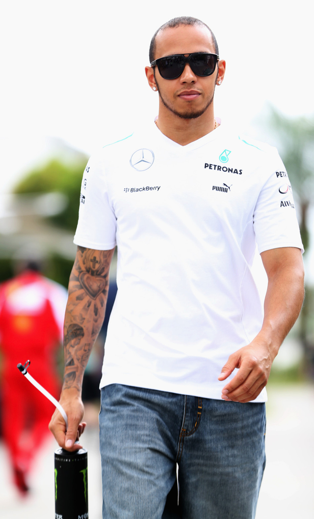 汉密尔顿来到雪邦赛道