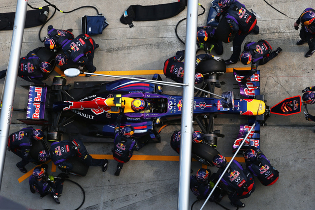 红牛车队韦伯进站