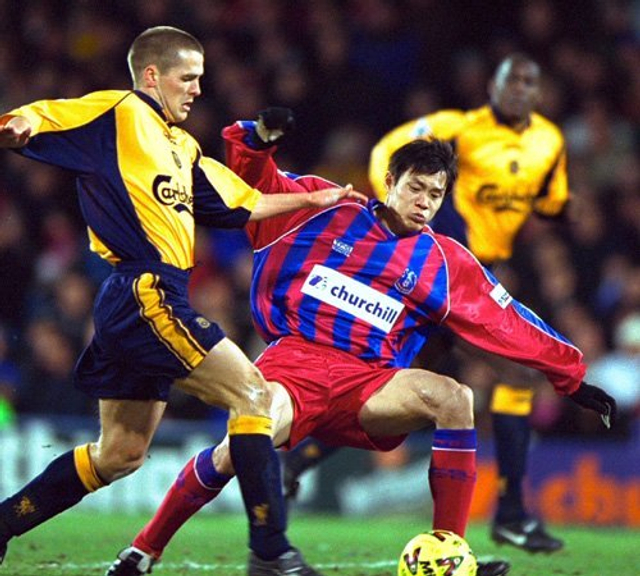 早期的欧文还曾与范志毅过招