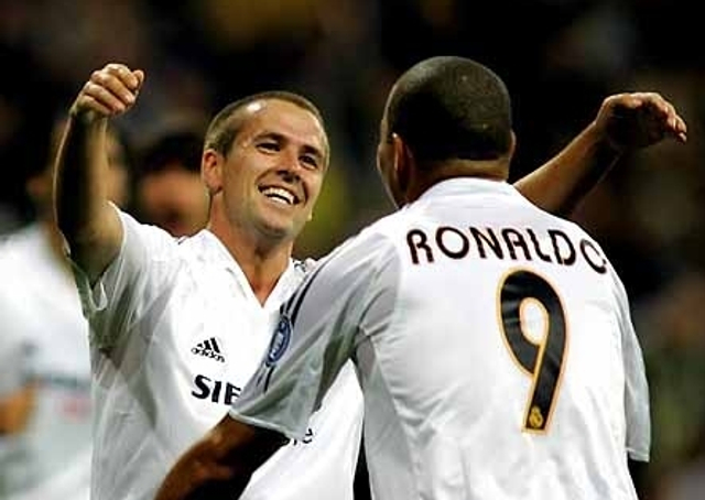 与罗尼迅速形成默契