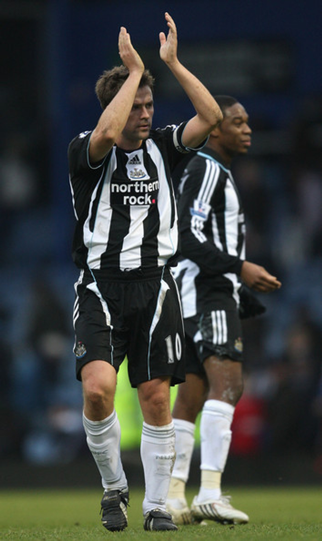 只身将纽卡抗在肩上