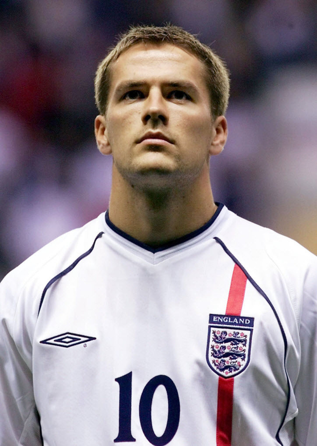 身披国家队10号战袍