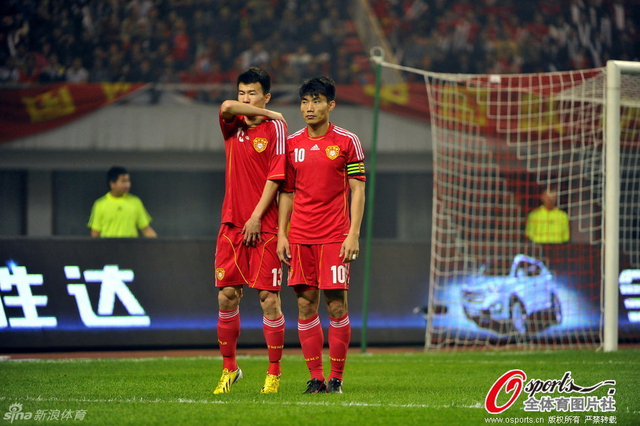 孙可与郑智组成的人墙