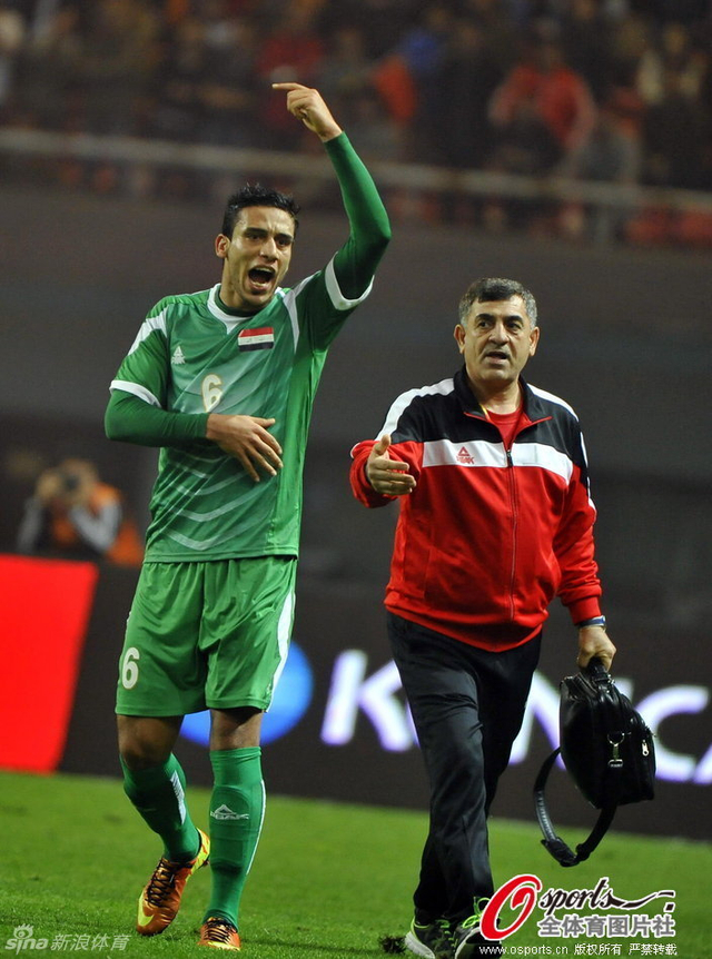 被罚下后抱怨不停