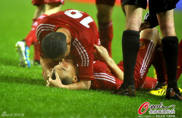 陈涛拥抱于大宝