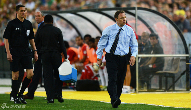 澳大利亚队教练场边抱怨