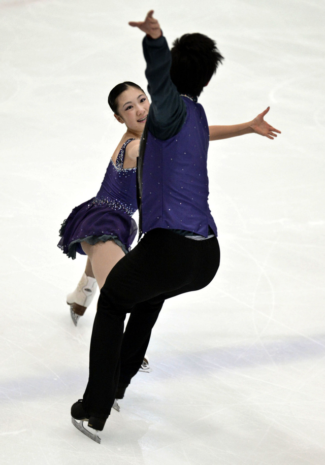 王雪涵/王磊获得双人滑亚军