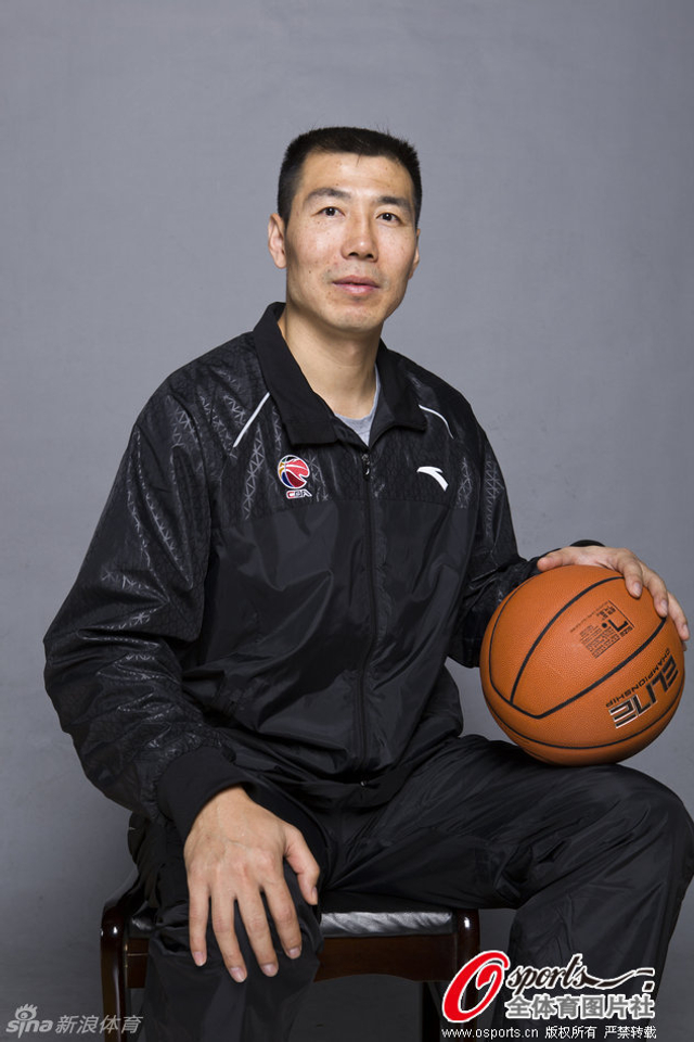 浙江稠州银行队助理教练陈照升新赛季官方写真