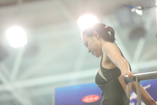 聚光灯下的李艾