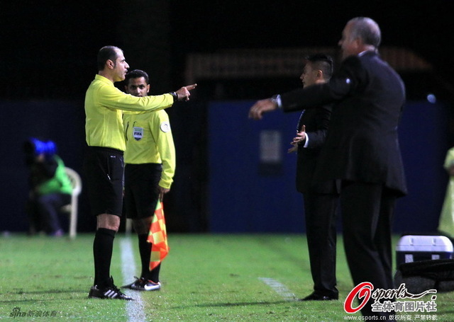 宫磊与裁判争执