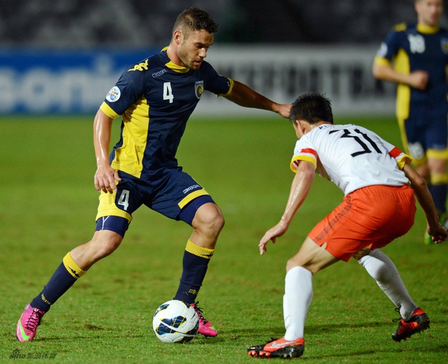 博季奇面对饶伟辉